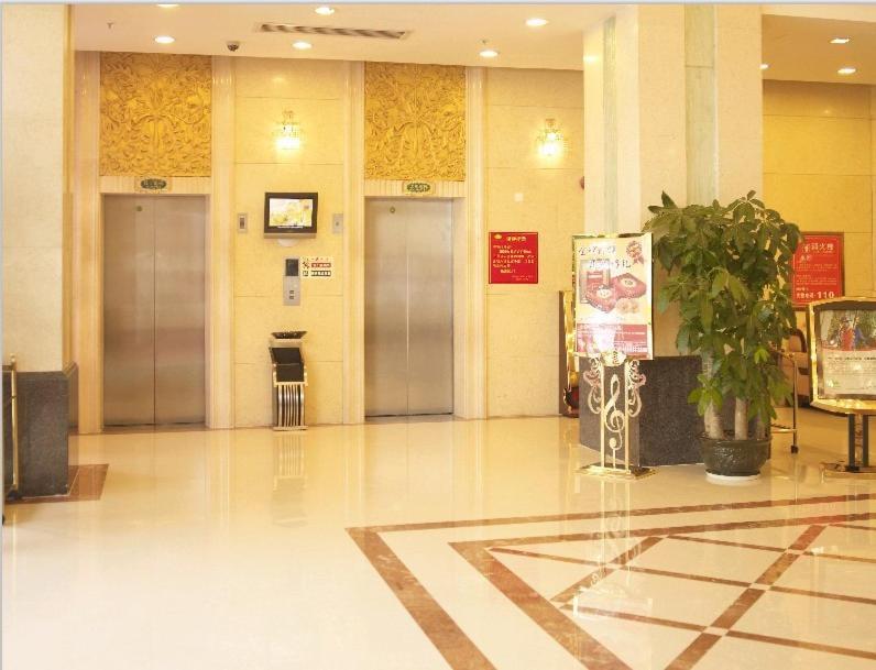 Vienna Hotel Shenzhen Shuanglong Subway Station Dış mekan fotoğraf