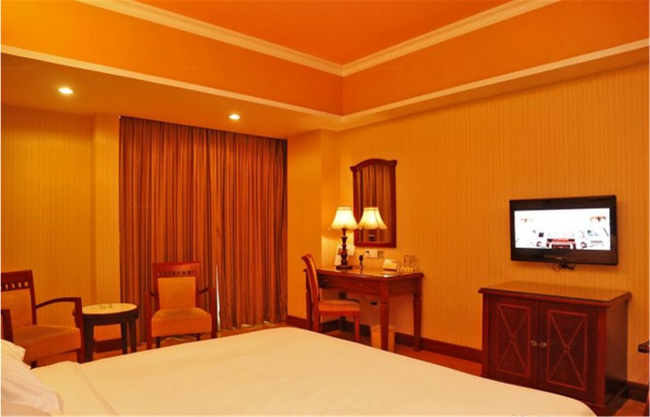 Vienna Hotel Shenzhen Shuanglong Subway Station Dış mekan fotoğraf