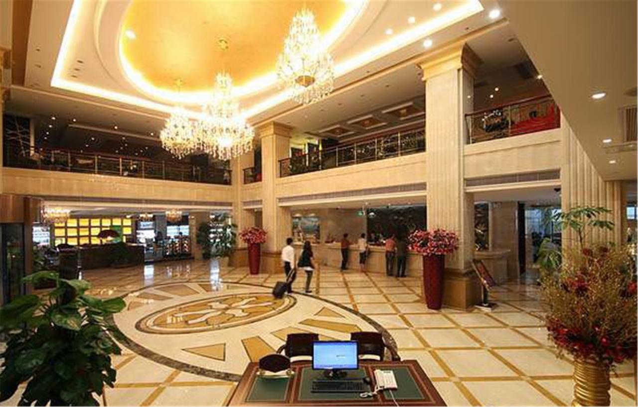 Vienna Hotel Shenzhen Shuanglong Subway Station Dış mekan fotoğraf