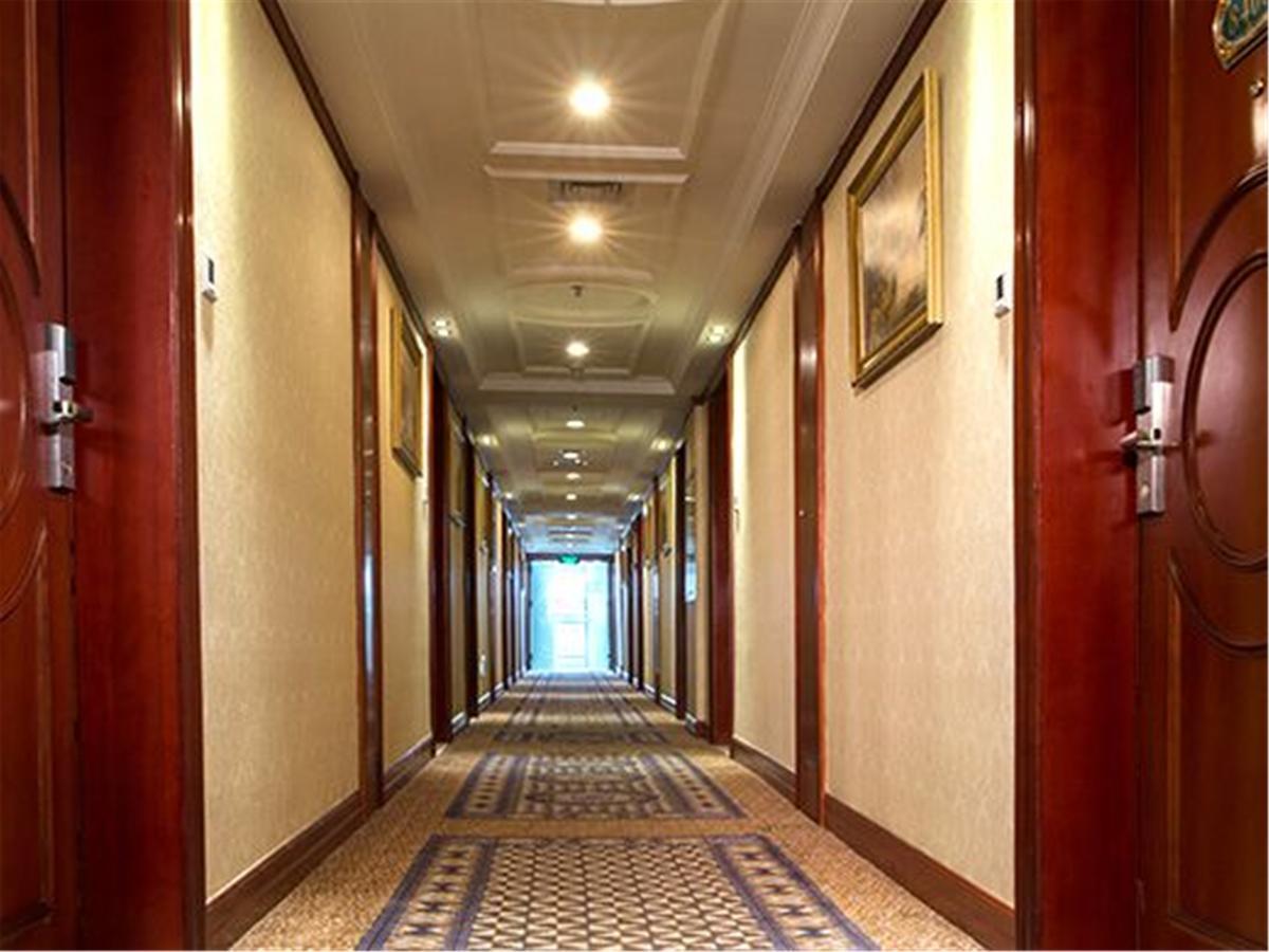 Vienna Hotel Shenzhen Shuanglong Subway Station Dış mekan fotoğraf