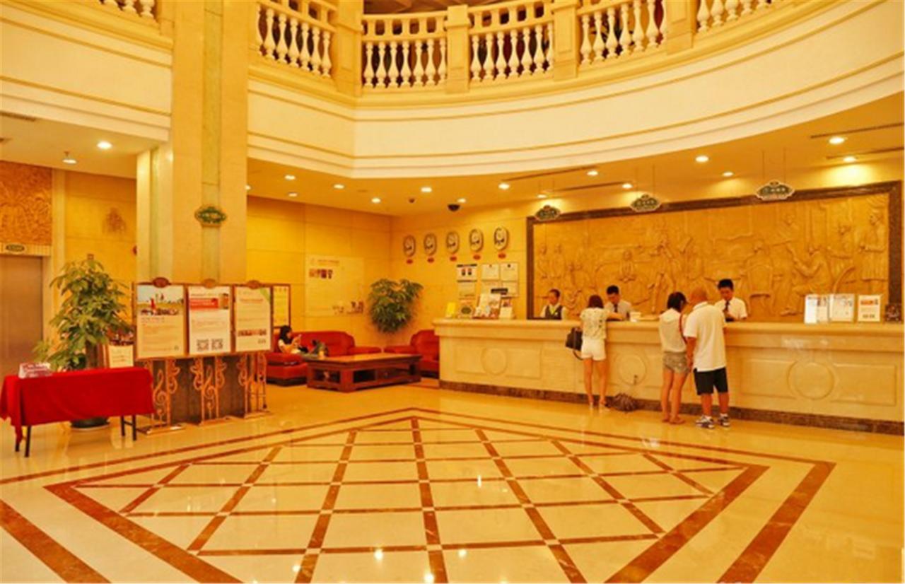 Vienna Hotel Shenzhen Shuanglong Subway Station Dış mekan fotoğraf